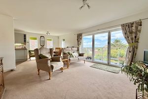 21' Lounge/Dining Room- click for photo gallery